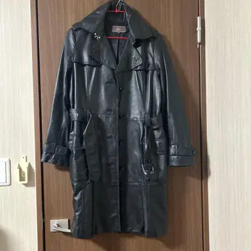 LAILA collection 블랙 가죽 코트 40