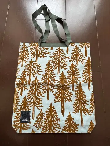 [ 미사용 새상품 ] 미나 페르호넨 metsa 플로키 프린트 토트백