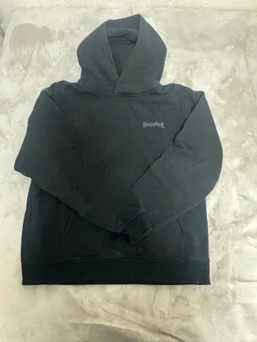 서플라이어 Supplier Studs Cross Hoodie 블랙