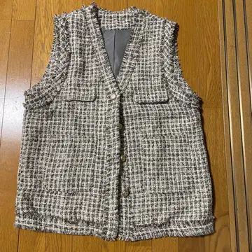 체크 무늬 트위드 슬리브리스 베스트