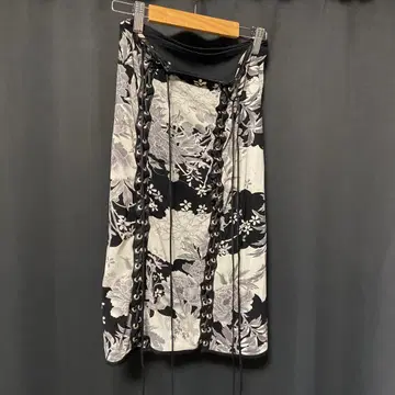 꽃무늬 미디 스커트 레이스업 ozz on