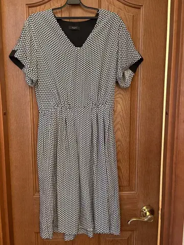 기하학 패턴 반팔 V넥 무릎 기장 원피스 40