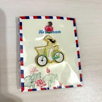 새상품 간사이 만박 베트남 아오자이 핀 배지