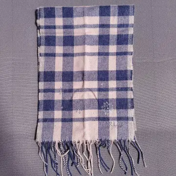 택 포함 새상품 FURLA 체크 무늬 머플러 네이비/화이트