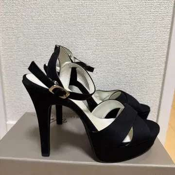 에스페란자 블랙 스트랩 하이힐