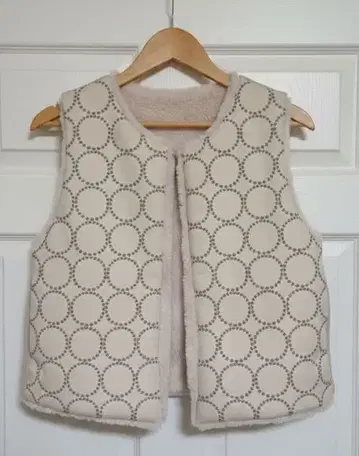 포켓 부착 dop 탬버린 & 토끼 보아 리버서블 베스트 [ 에크루 ]