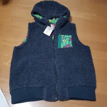 TITICACA 보아 소재 베스트 L 사이즈 미사용