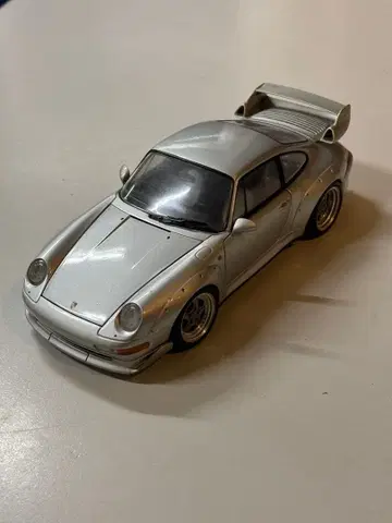 Porsche 911 GT2 1/18 UT models