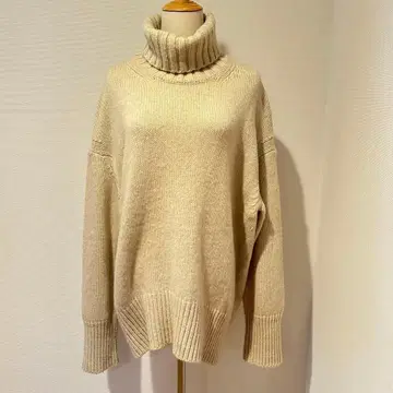 [ M 사이즈 ] 갤러리 바이 파인 울 터틀넥 풀오버 니트