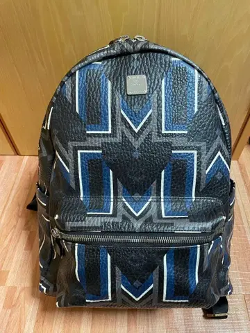 MCM 기하학 패턴 합성 피혁 백팩