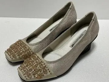 컴포지션 나인 비즈 모티브 컴포트 펌프스 새상품 23.0