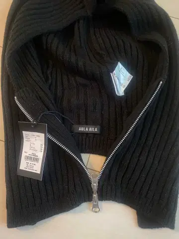 새상품 AULA AILA 블랙 프론트 지퍼 발라클라바
