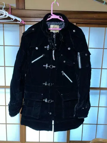 Create Barefoot 블랙 벨벳풍 자켓