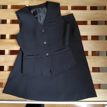 블랙 스커트 & 베스트