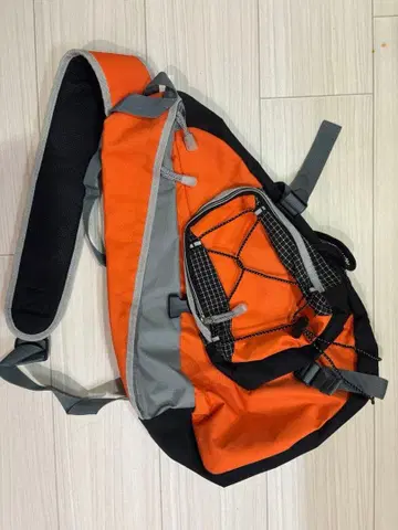 archive tech 원 숄더백