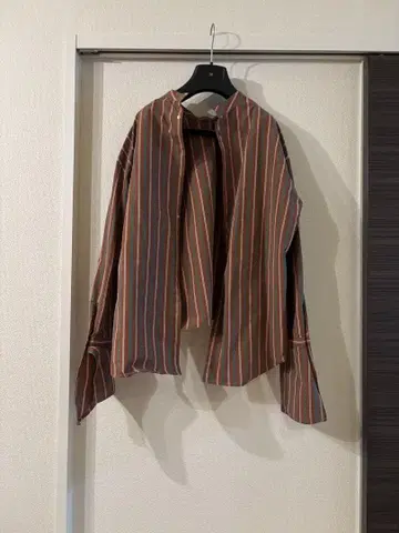 ROKU 브라운 스트라이프 긴팔 셔츠