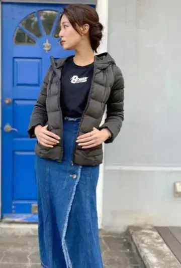 루일 에 부티크 프리미엄 스트레치 라이트 다운 미들 후드 타입