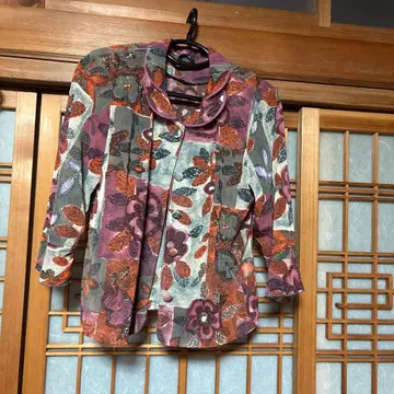 꽃무늬 오부 소매 셔츠와 플레어 스커트 세트