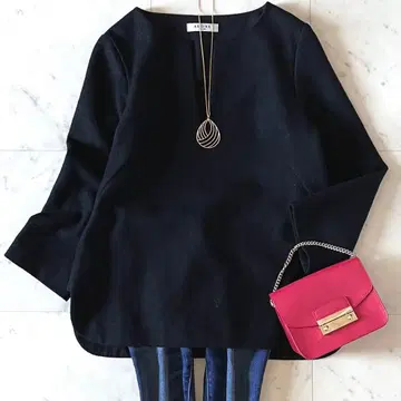 새상품급 어도어 울 혼방 V넥 풀오버 38 블랙 긴팔 일본제