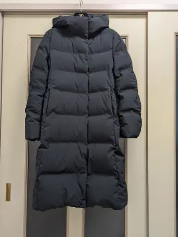 유니클로 심리스 다운 롱 코트 블랙 M