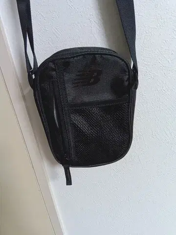 New Balance 블랙 숄더백