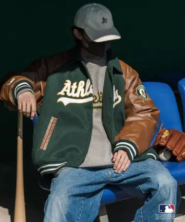 [ 가격 인하 중 ] Perushu x MLB 콜라보 바시티 자켓