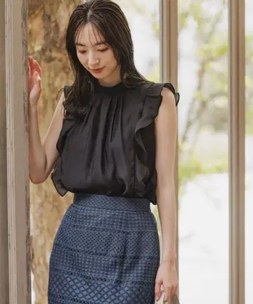 Andemiu 스탠드 프릴 블라우스