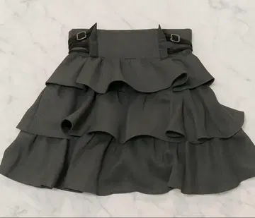 pium 크로스 벨트 티어드 미니 스커트 차콜 그레이