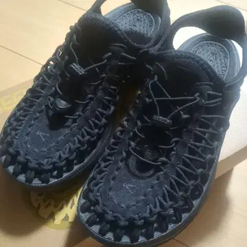 Keen Astoria US 6 사이즈