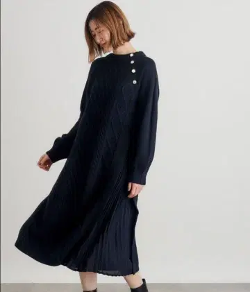 [ 미사용 ] grove 케이블 사이드 플리츠 니트 원피스