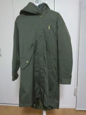 그린 라벨 릴랙싱 카키 모즈 코트