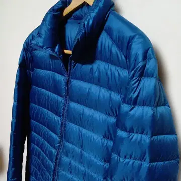 유니클로 울트라 라이트 다운 L 사이즈