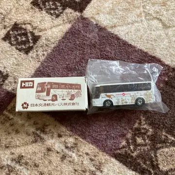 토미카 관광버스 벚꽃 디자인