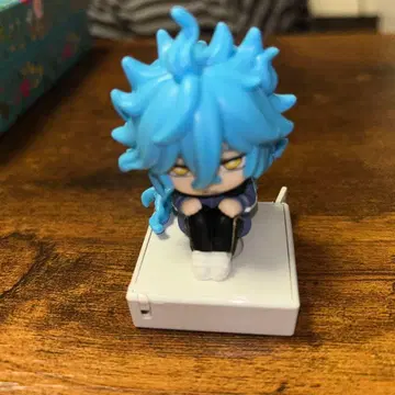 트위스티드 원더랜드 이데아 슈라우드 가챠 어깨 쿵