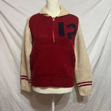 니트 스웨터 빨간색과 크림