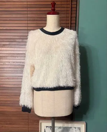 SOFFITTO 백 오픈 풀오버