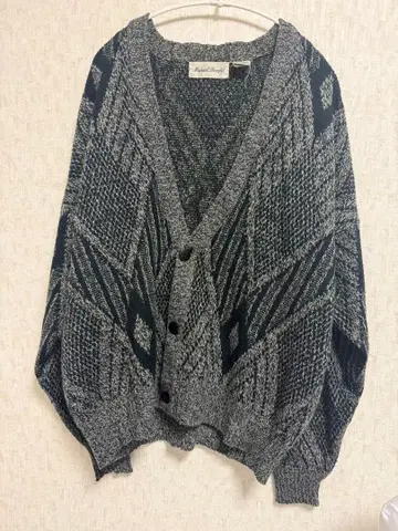 기하학 패턴 니트 가디건 그레이