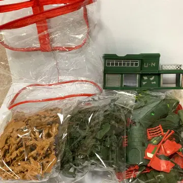 그린 아미맨 병사 피규어 세트 건물, 비행기, 탱크 포함