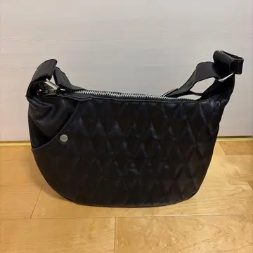 Schott 퀼팅 블랙 숄더백