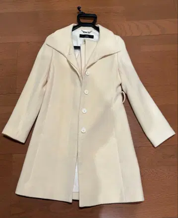 아이보리 코트 벨트 포함