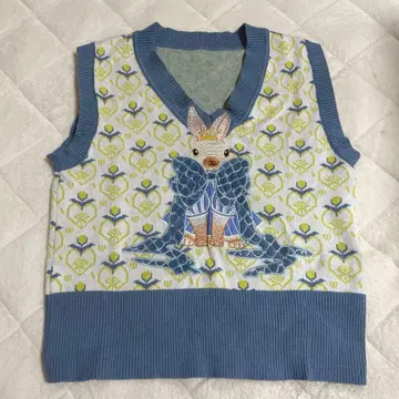 한국 니트 베스트 상의 토끼 꽃무늬 스카이블루 자수
