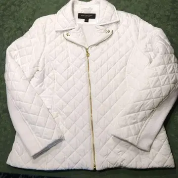 화이트 퀼팅 자켓