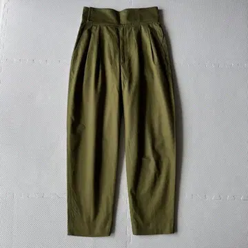 새상품급 uncrave 2턱 테이퍼드 팬츠 카키 사이즈 1 그루카 사양