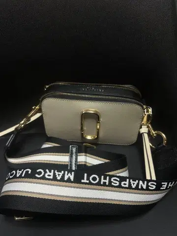 마크 제이콥스 숄더백 베이지와 블랙