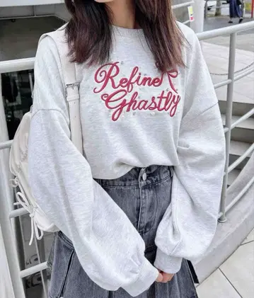 INGNI 부클 자수 리본 로고 맨투맨 상의