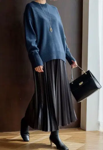 23구 레더라이크 플리츠 스커트