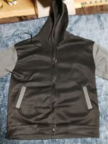 블랙 그레이 후드 부착 후드티