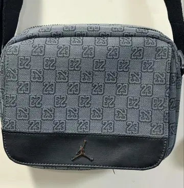 Jordan 모노그램 미니 숄더백 그레이 새상품급 나이키