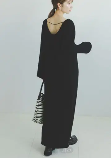 새상품급 noble 블랙 긴팔 롱 원피스 티셔츠