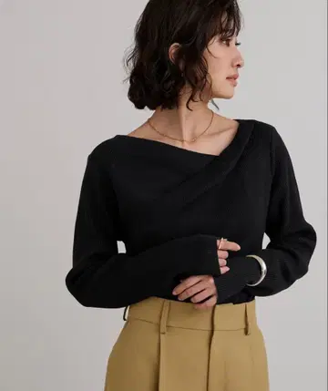 ur's 오프숄더 리브 니트